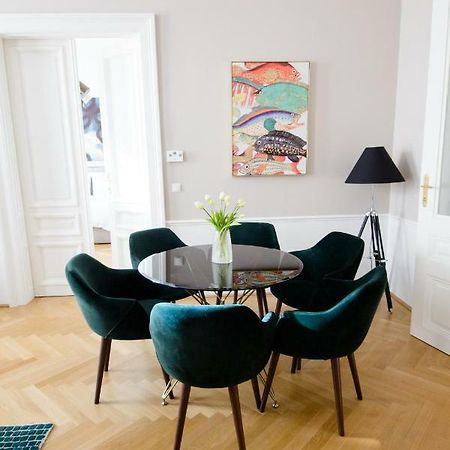 Studio Apartments Urania - Mai'S Apartments Viena Exterior foto