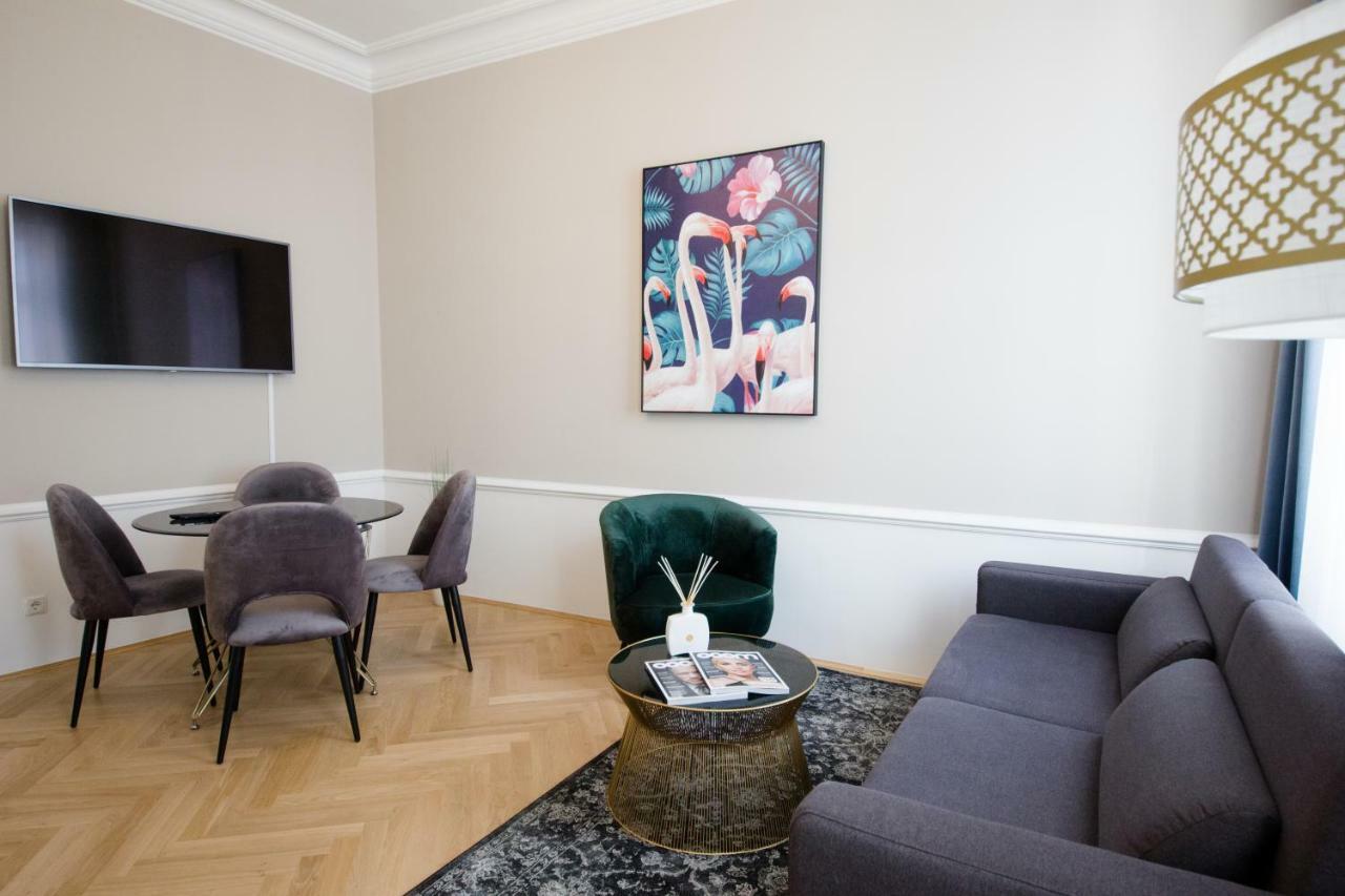 Studio Apartments Urania - Mai'S Apartments Viena Exterior foto