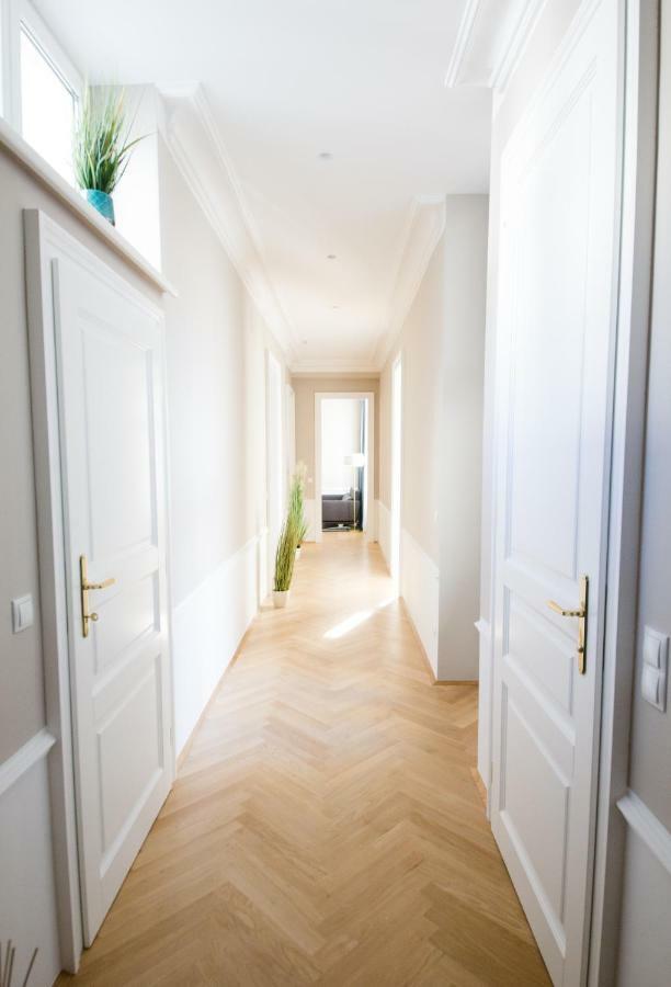 Studio Apartments Urania - Mai'S Apartments Viena Exterior foto